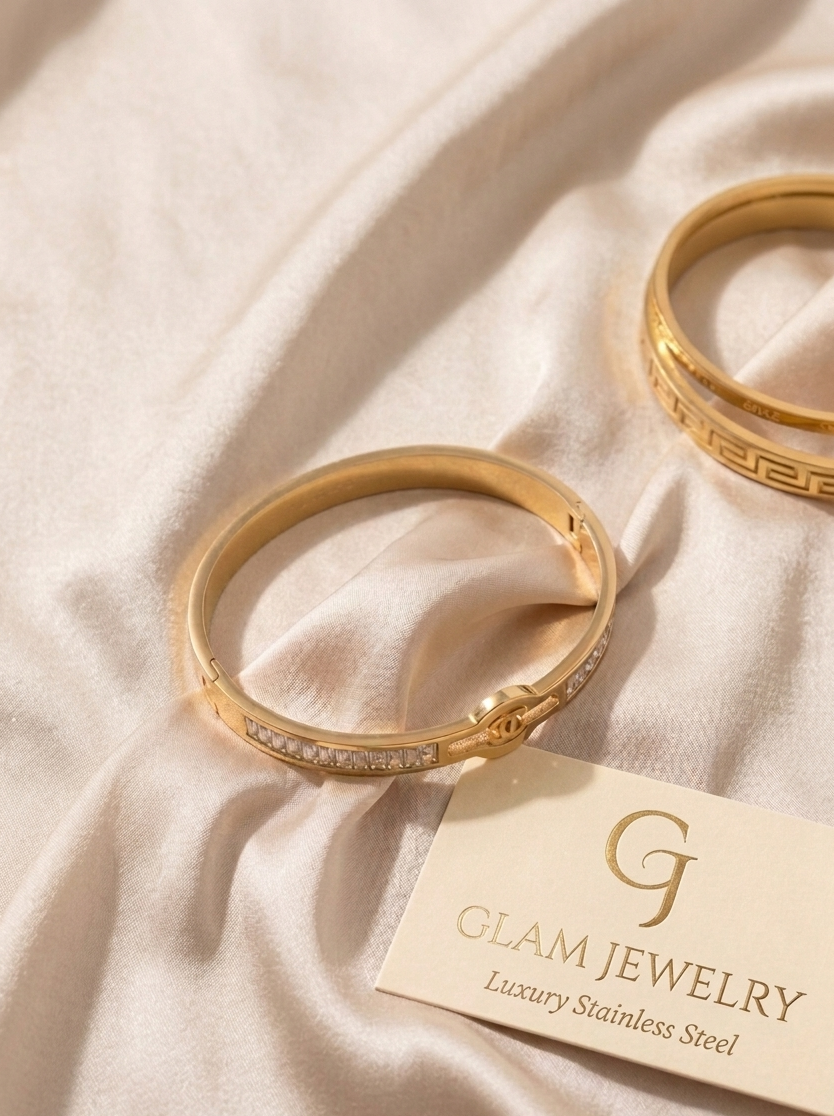 Stainless steel jewelry featuring a sleek design, perfect for everyday wear. This durable and stylish accessory complements any outfit, showcasing a modern aesthetic. Ideal for both men and women, it adds a touch of elegance and sophistication to your look.